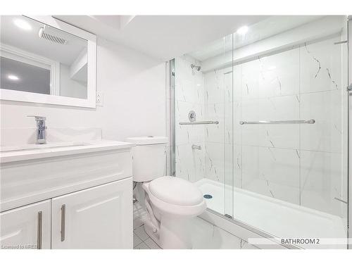 141 Mcanulty Boulevard, Hamilton, ON - Indoor Photo Showing Bathroom