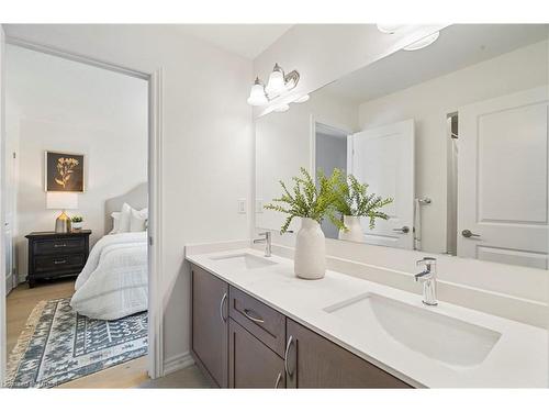 465 Thornborrow Court, Milton, ON - Indoor Photo Showing Bathroom