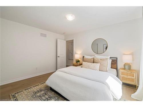 465 Thornborrow Court, Milton, ON - Indoor Photo Showing Bedroom