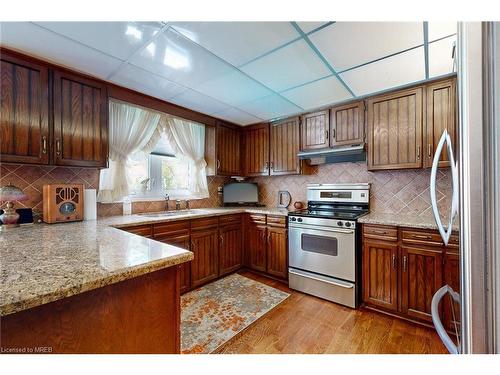 5270 Giacco Court, Mississauga, ON - Indoor Photo Showing Kitchen