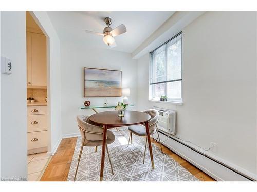 109-158 Crescent Road, Toronto, ON - Indoor Photo Showing Dining Room