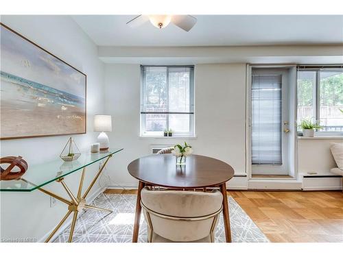 109-158 Crescent Road, Toronto, ON - Indoor Photo Showing Dining Room