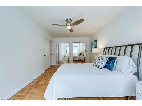 109-158 Crescent Road, Toronto, ON - Indoor Photo Showing Bedroom