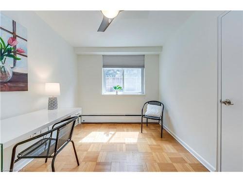 109-158 Crescent Road, Toronto, ON - Indoor Photo Showing Other Room