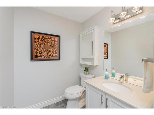 611-90 Orchard Point Road, Orillia, ON - Indoor Photo Showing Bathroom