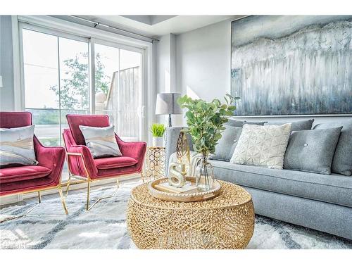 4-2500 Post Road, Oakville, ON - Indoor Photo Showing Living Room