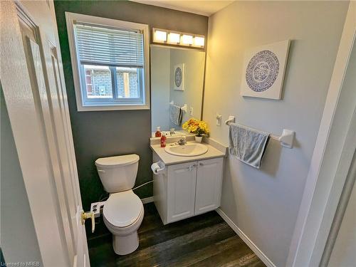 48 Dunsmore Lane, Barrie, ON - Indoor Photo Showing Bathroom