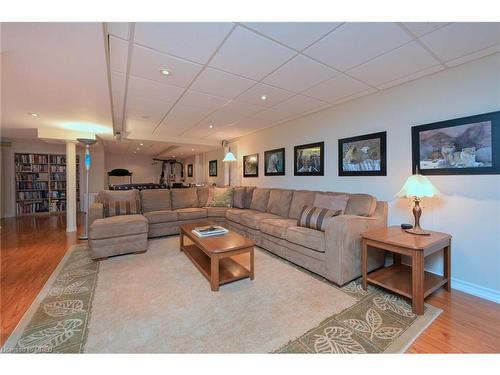 14 Penrose Court, Brampton, ON - Indoor Photo Showing Living Room