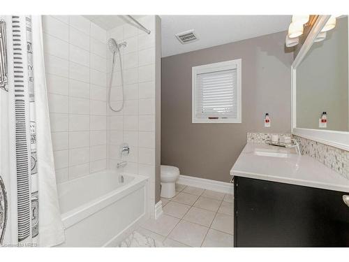 22 Mcintyre Lane Lane, Grand Valley, ON - Indoor Photo Showing Bathroom