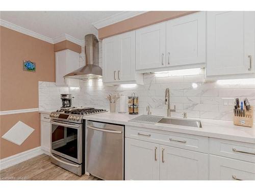 22 Mcintyre Lane Lane, Grand Valley, ON - Indoor Photo Showing Kitchen With Upgraded Kitchen