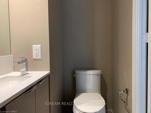 901-3883 Quartz Road, Mississauga, ON - Indoor Photo Showing Bathroom