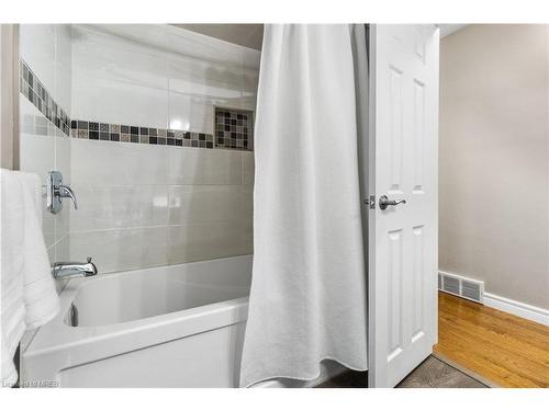 72 Richelieu Drive, St. Catharines, ON - Indoor Photo Showing Bathroom