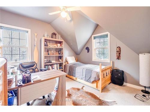 875 Safari Road, Hamilton, ON - Indoor Photo Showing Bedroom