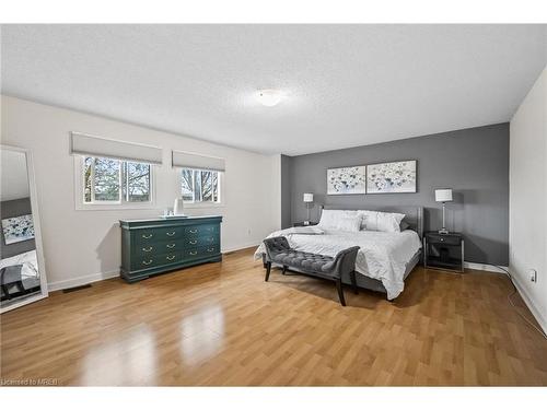 2873 Gulfstream Way, Mississauga, ON - Indoor Photo Showing Bedroom