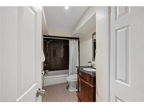 6764 Snow Goose Lane, Mississauga, ON - Indoor Photo Showing Bathroom