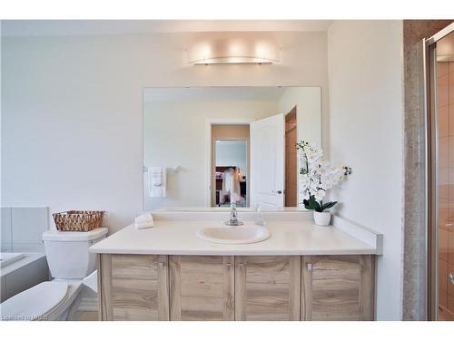 77 Anderson Road, Brantford, ON - Indoor Photo Showing Bathroom