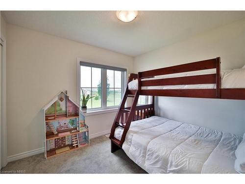 77 Anderson Road, Brantford, ON - Indoor Photo Showing Bedroom