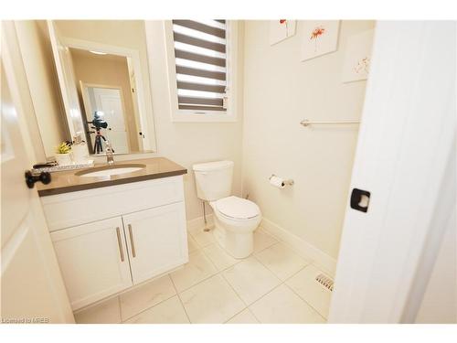 2267 Tokala Trail, London, ON - Indoor Photo Showing Bathroom