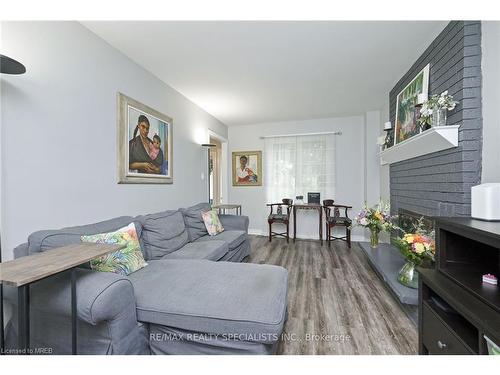 41 Passmore Avenue, Orangeville, ON - Indoor Photo Showing Living Room