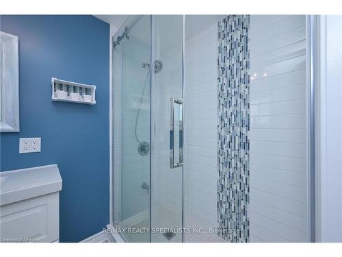 41 Passmore Avenue, Orangeville, ON - Indoor Photo Showing Bathroom