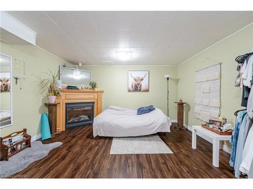 20 Flint Drive, Kitchener, ON - Indoor Photo Showing Bedroom
