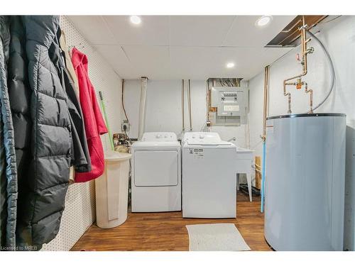 20 Flint Drive, Kitchener, ON - Indoor Photo Showing Laundry Room