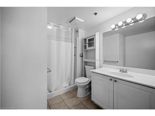 1215-100 Burloak Drive, Burlington, ON - Indoor Photo Showing Bathroom