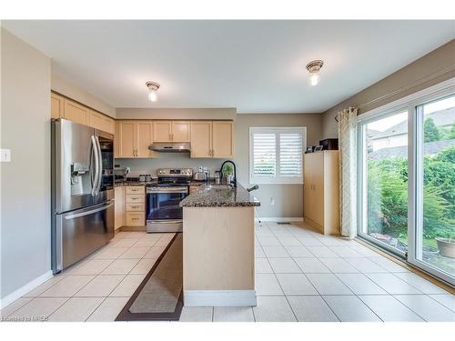 3751 Pearlstone Drive, Mississauga, ON - Indoor Photo Showing Kitchen