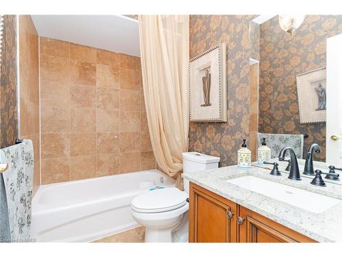 85 Blackburn Drive, Brantford, ON - Indoor Photo Showing Bathroom