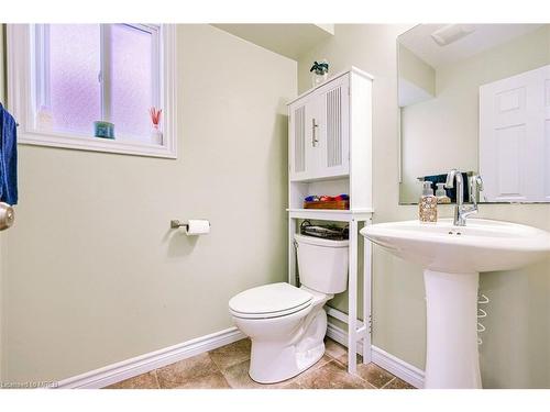 573 Forman Avenue, Stratford, ON - Indoor Photo Showing Bathroom