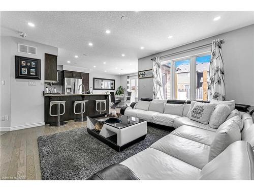 573 Forman Avenue, Stratford, ON - Indoor Photo Showing Living Room