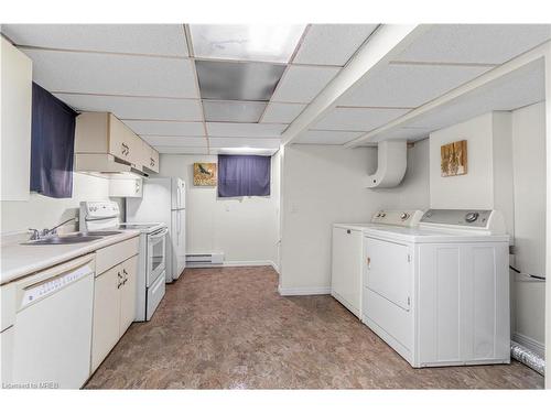 152 Binscarth Road, Kitchener, ON - Indoor Photo Showing Laundry Room