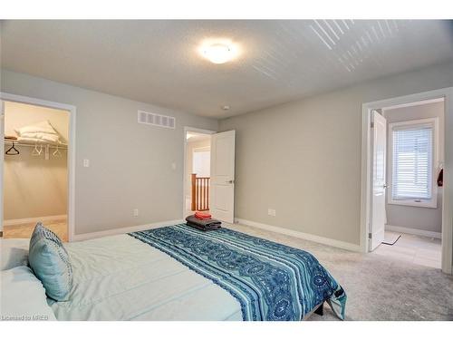 6731 Cropp Street, Niagara Falls, ON - Indoor Photo Showing Bedroom