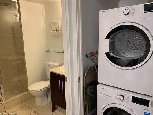 517-20 Blue Jays Way, Toronto, ON - Indoor Photo Showing Laundry Room