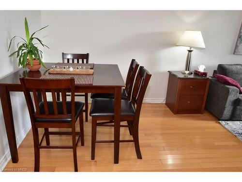 1435-250 Wellington Street W, Toronto, ON - Indoor Photo Showing Dining Room