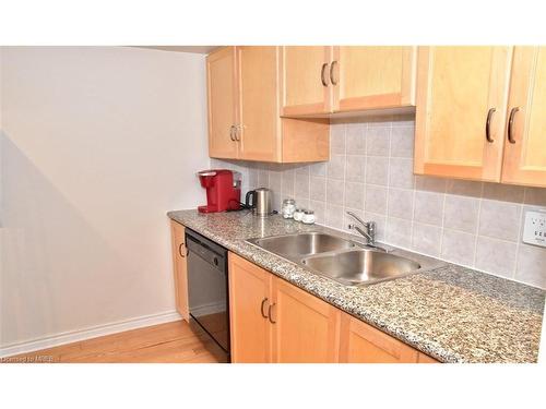 1435-250 Wellington Street W, Toronto, ON - Indoor Photo Showing Kitchen With Double Sink