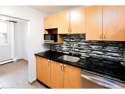 504-931 Wonderland Road S, London, ON - Indoor Photo Showing Kitchen