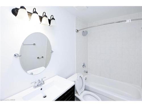 504-931 Wonderland Road S, London, ON - Indoor Photo Showing Bathroom