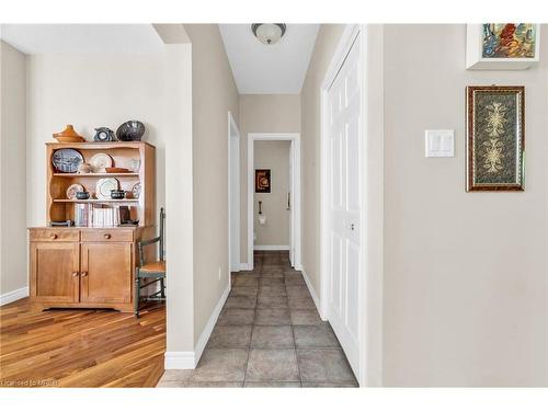 24-254 Summerfield Drive, Guelph, ON - Indoor Photo Showing Other Room