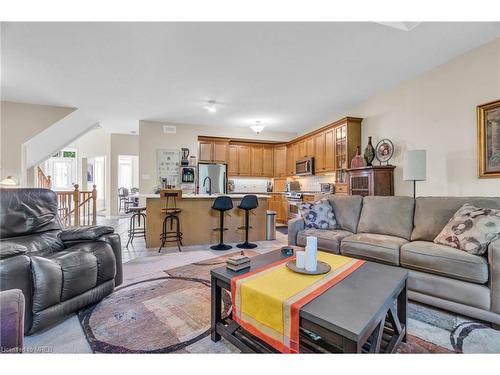 24-254 Summerfield Drive, Guelph, ON - Indoor Photo Showing Living Room