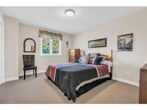 24-254 Summerfield Drive, Guelph, ON - Indoor Photo Showing Bedroom