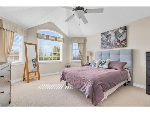 24-254 Summerfield Drive, Guelph, ON - Indoor Photo Showing Bedroom