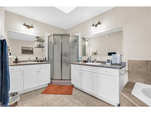 24-254 Summerfield Drive, Guelph, ON - Indoor Photo Showing Bathroom