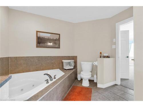 24-254 Summerfield Drive, Guelph, ON - Indoor Photo Showing Bathroom