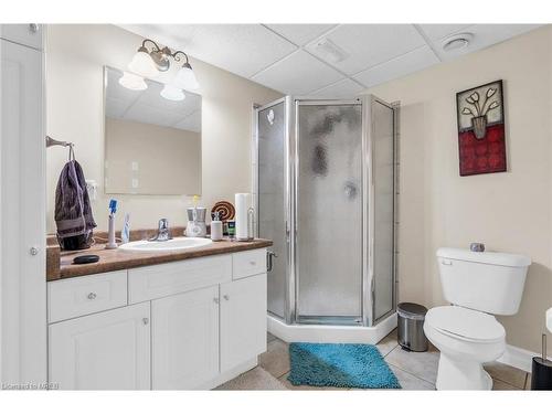 24-254 Summerfield Drive, Guelph, ON - Indoor Photo Showing Bathroom