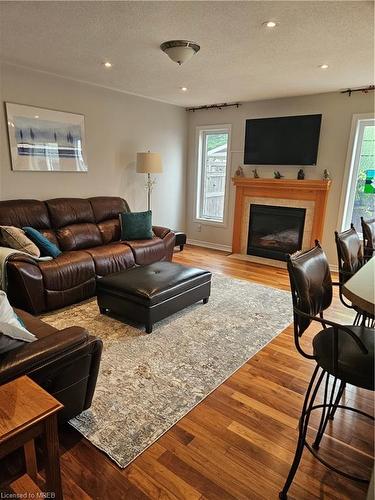 503 Rosehill Avenue, Ottawa, ON - Indoor Photo Showing Living Room With Fireplace