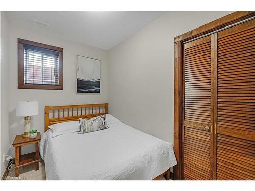 145 Beck Street, Wasaga Beach, ON - Indoor Photo Showing Bedroom