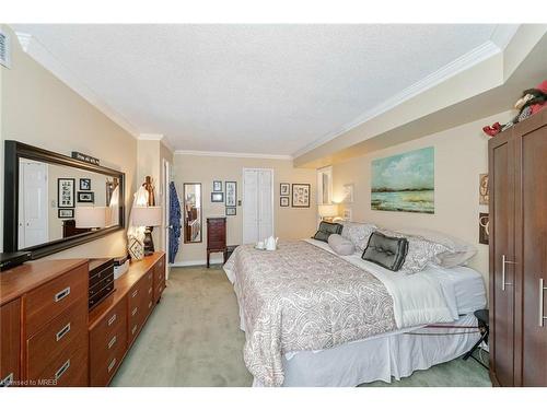 1605-55 Kingsbridge Garden Circle, Mississauga, ON - Indoor Photo Showing Bedroom