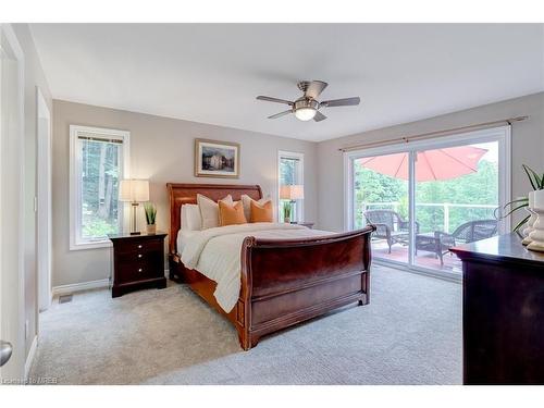 3142 Hwy 118 West Road W, Muskoka Lakes, ON - Indoor Photo Showing Bedroom