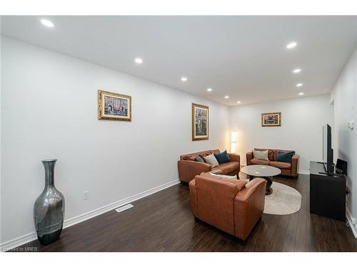 11 Vennio Lane, Hamilton, ON - Indoor